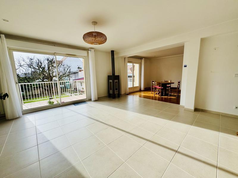 Maison - 140 m² - 6 pièces