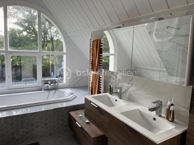 Chaumière - 312 m² - 13 pièces