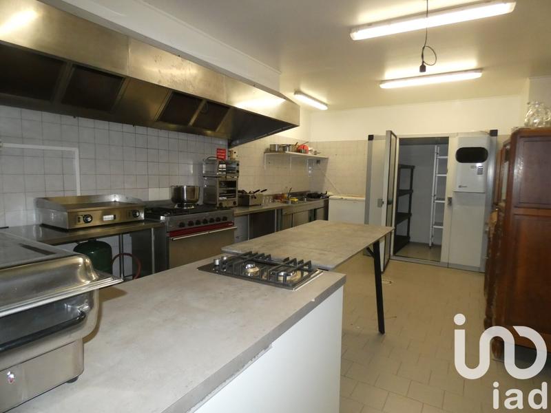 Maison - 660 m² - 5 pièces