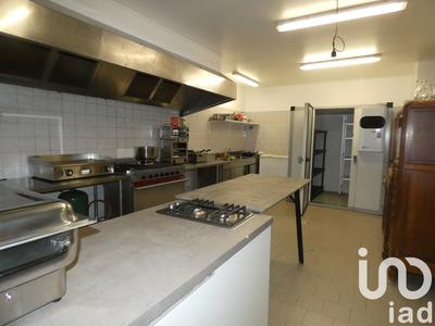 Maison - 660 m² - 5 pièces