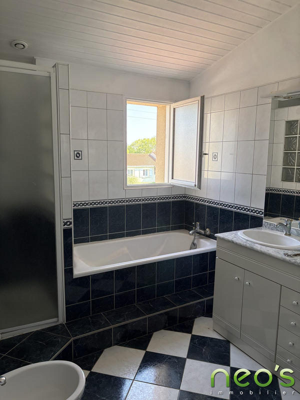 Maison traditionnelle - 115 m² - 5 pièces