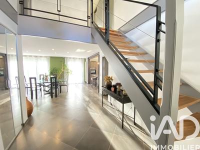 Maison - 180 m² - 8 pièces