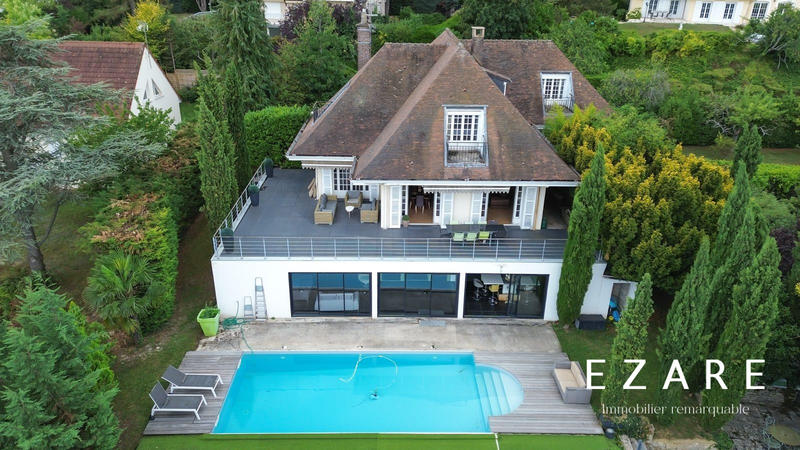 Maison - 440 m² - 10 pièces