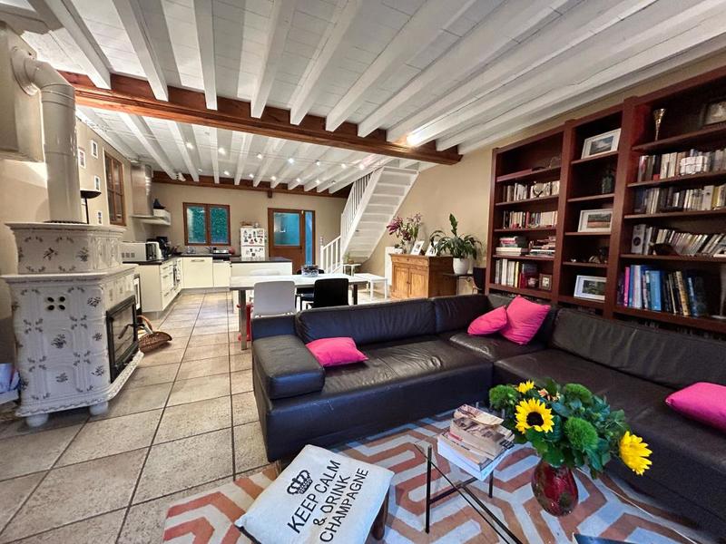 Maison - 195 m² - 5 pièces