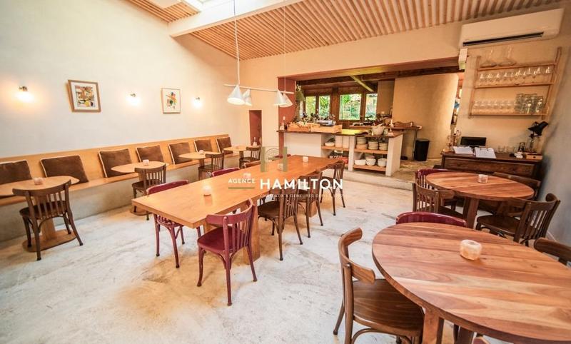 Propriété - 378 m² - 10 pièces