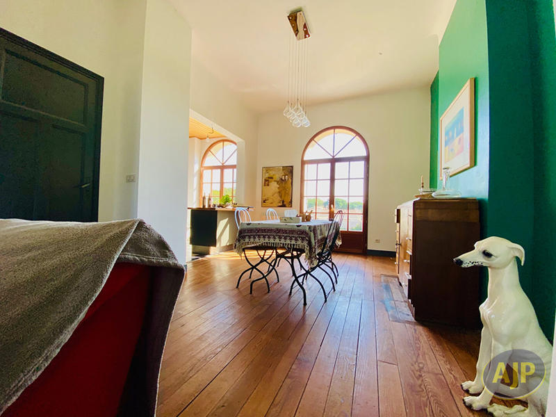 Maison bourgeoise - 212 m² - 6 pièces