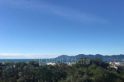 Appartement - 92 m² - 4 pièces