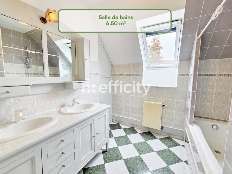 Pavillon - 140 m² - 7 pièces