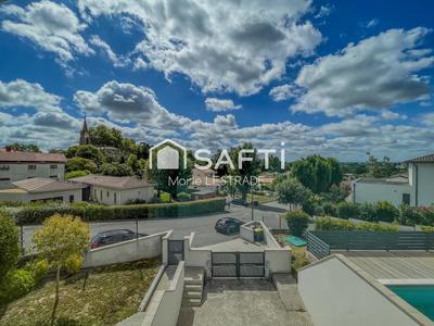 Maison - 195 m² - 6 pièces