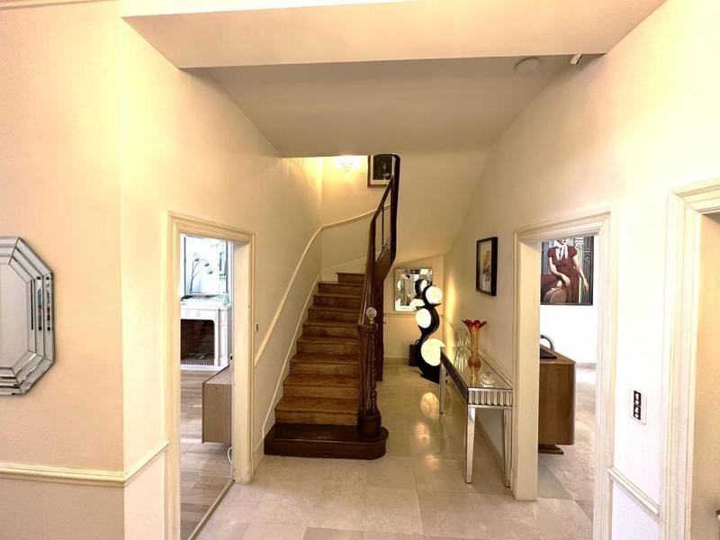 Maison - 424 m² - 13 pièces