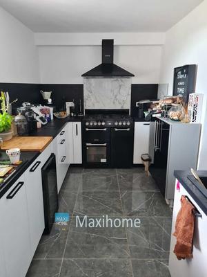 Villa - 262 m² - 9 pièces