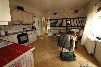 Maison - 280 m² - 11 pièces