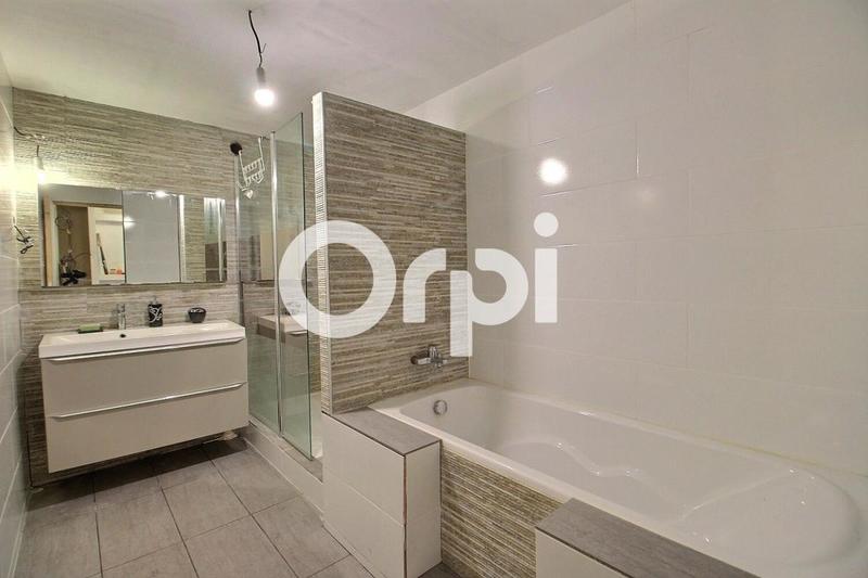 Appartement - 98 m² - 6 pièces