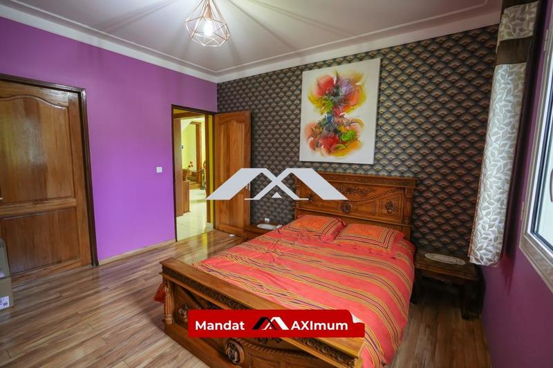 Villa - 205 m² - 6 pièces