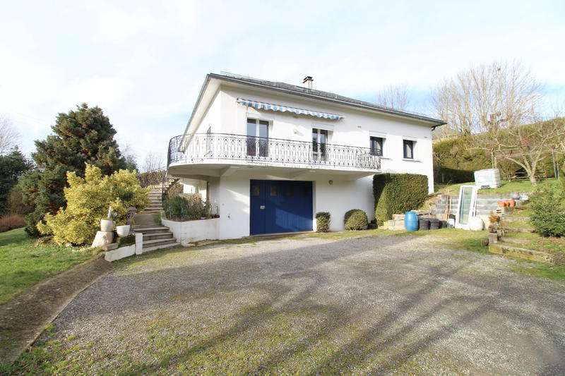 Maison - 180 m² - 7 pièces
