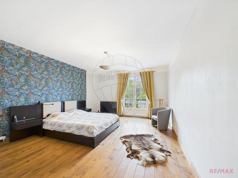 Appartement - 272 m² - 6 pièces