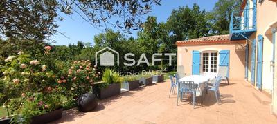 Maison - 210 m² - 6 pièces