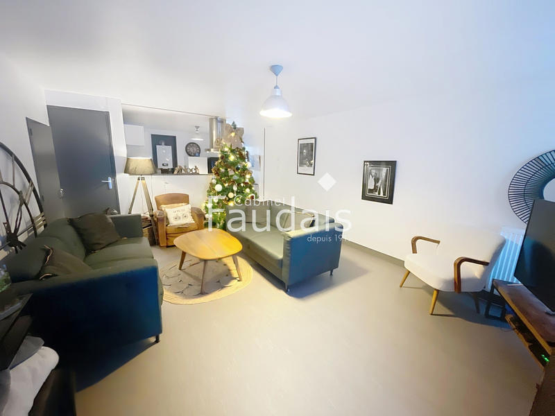 Maison - 140 m² - 8 pièces