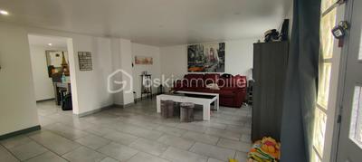 Maison traditionnelle - 128 m² - 6 pièces