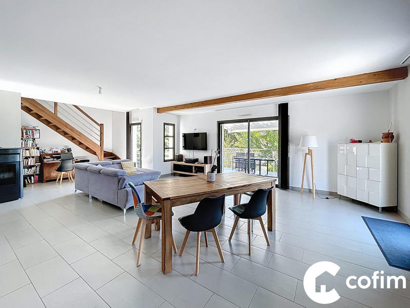 Maison - 180 m² - 7 pièces