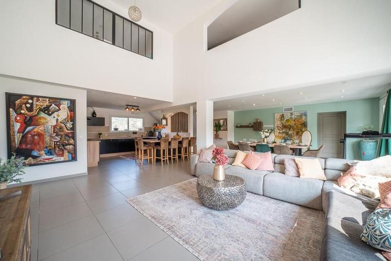 Villa - 250 m² - 8 pièces