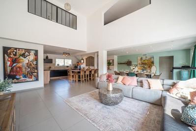 Villa - 250 m² - 8 pièces