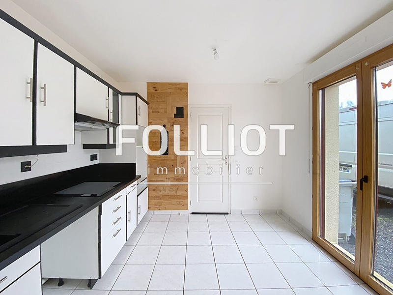 Maison - 90 m² - 6 pièces