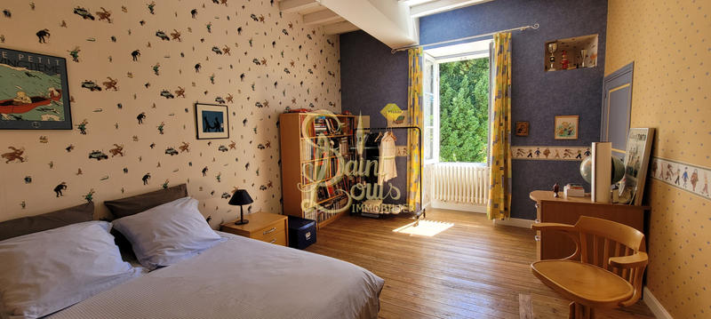 Maison - 300 m² - 7 pièces