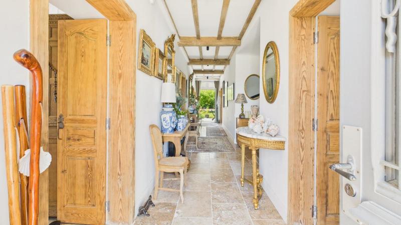 Maison - 410 m² - 11 pièces