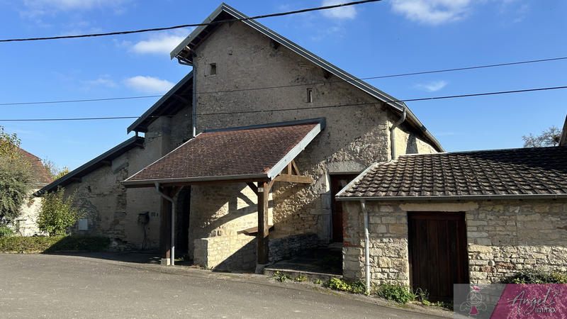 Maison - 242 m² - 9 pièces