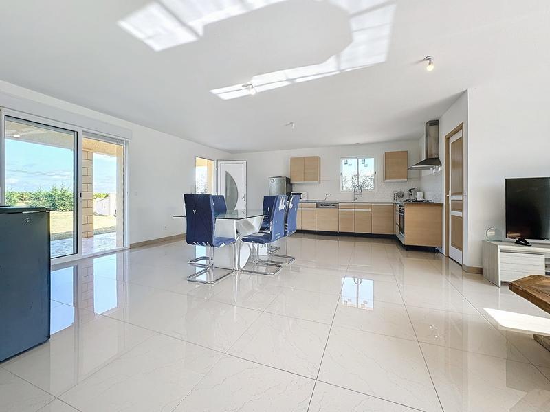 Maison - 95 m² - 4 pièces