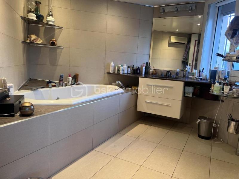 Villa - 153 m² - 6 pièces