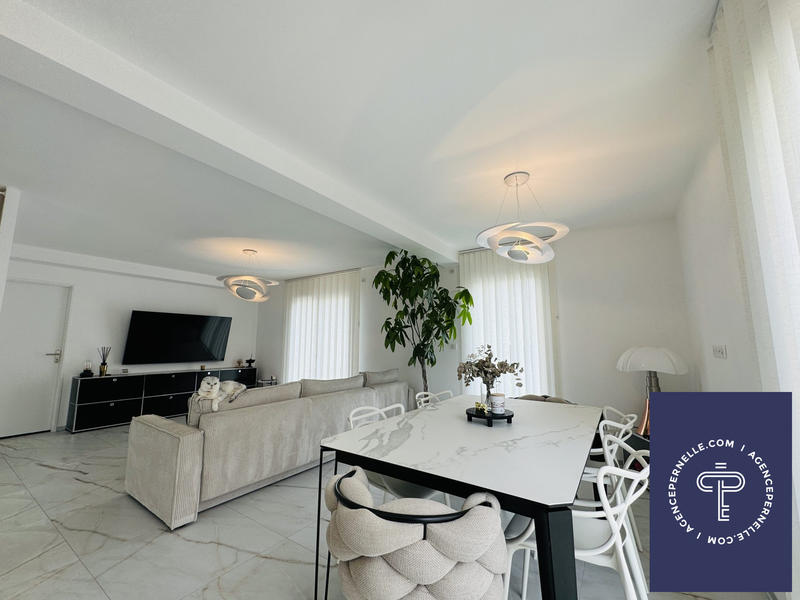 Maison - 99 m² - 4 pièces