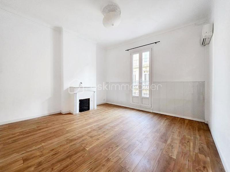 Appartement - 99 m² - 4 pièces