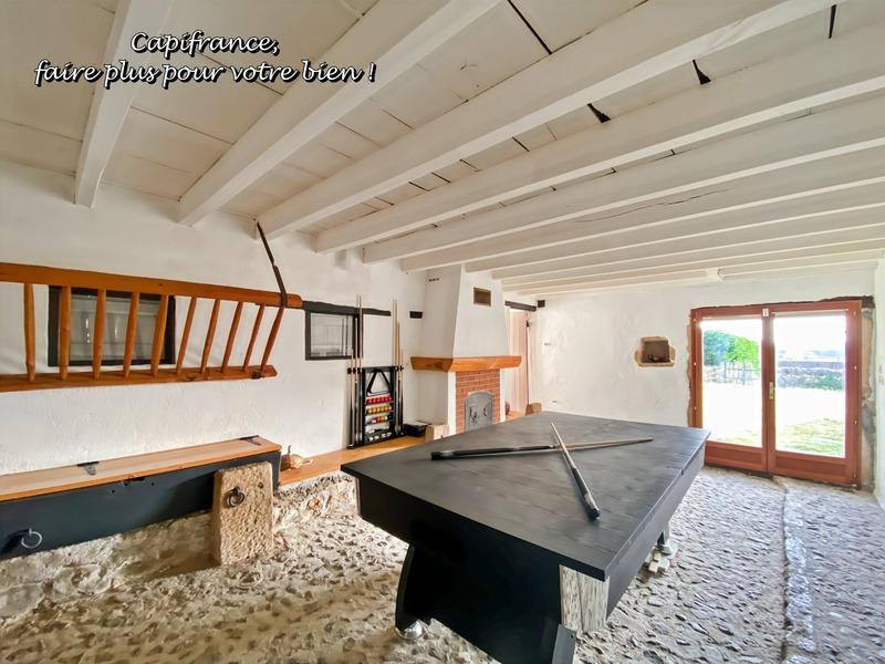 Maison - 244 m² - 10 pièces