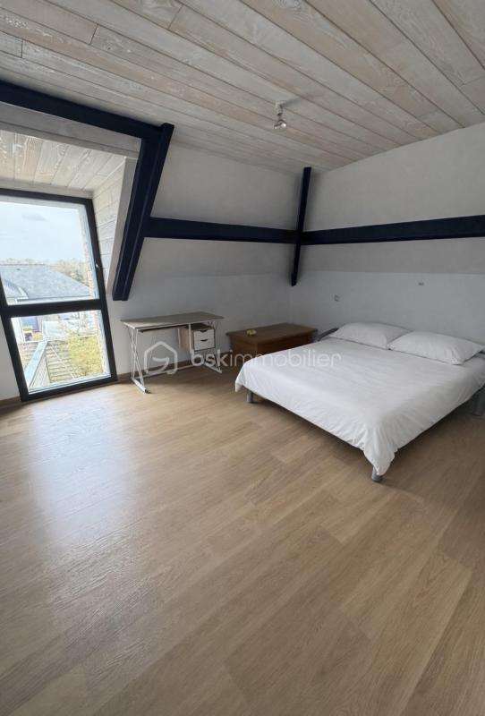 Maison - 270 m² - 10 pièces