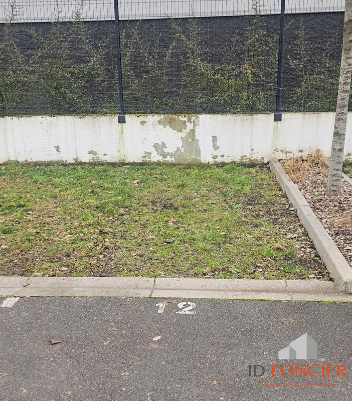 Parking / Garage - 13 m²