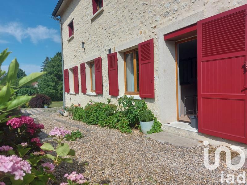 Maison - 247 m² - 9 pièces