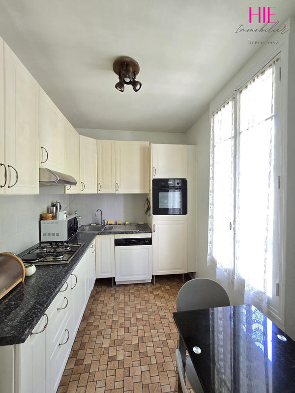 Maison traditionnelle - 103 m² - 5 pièces