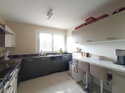 Appartement - 94 m² - 5 pièces