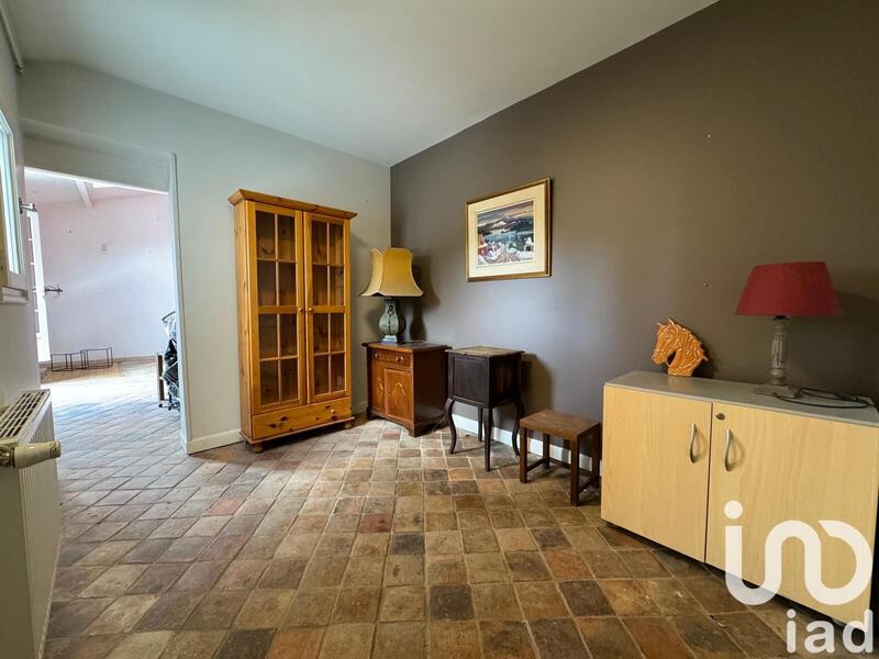 Maison - 234 m² - 8 pièces