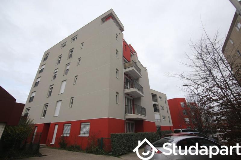 Chambre - 9 m² - 1 pièce