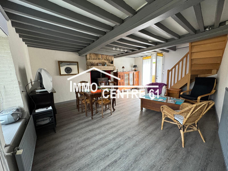 Maison - 90 m² - 5 pièces