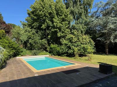 Villa - 240 m² - 6 pièces