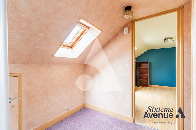 Maison - 92 m² - 5 pièces