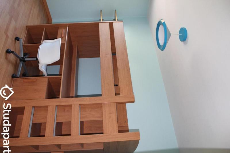 Chambre - 11 m² - 1 pièce