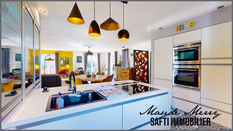 Maison - 163 m² - 7 pièces