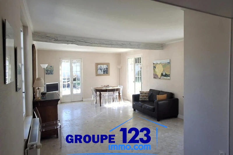 Maison - 220 m² - 6 pièces