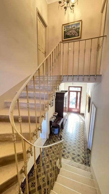 Propriété - 300 m² - 8 pièces