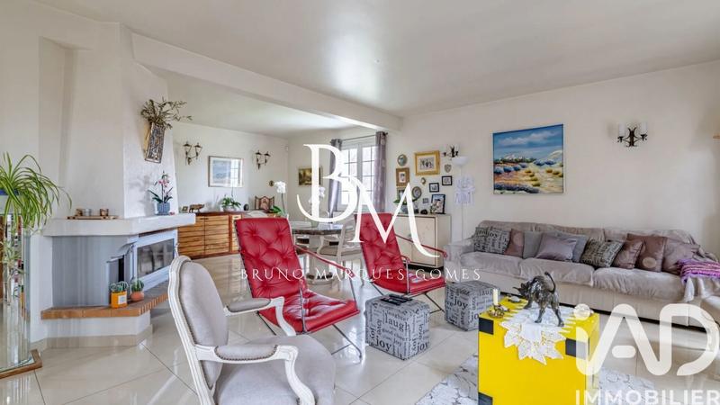 Maison - 230 m² - 7 pièces